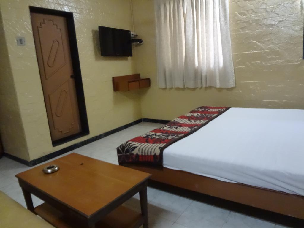 Hotel Happy Home Mumbai Exterior photo