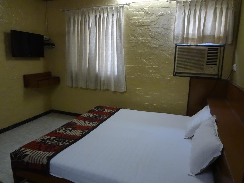 Hotel Happy Home Mumbai Exterior photo