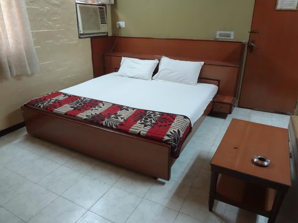 Hotel Happy Home Mumbai Exterior photo