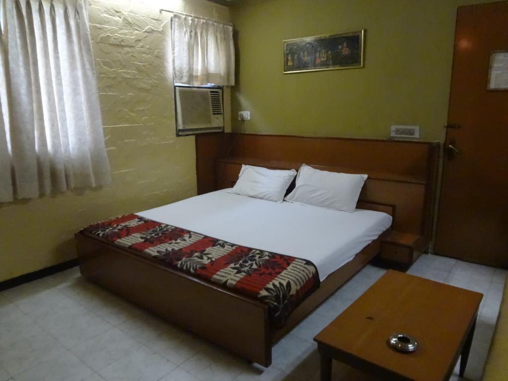 Hotel Happy Home Mumbai Exterior photo