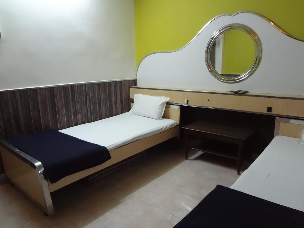 Hotel Happy Home Mumbai Exterior photo