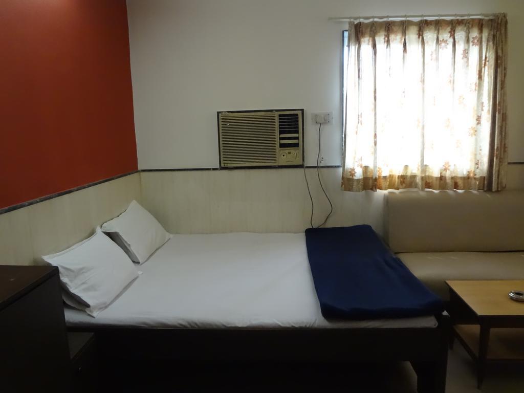 Hotel Happy Home Mumbai Exterior photo