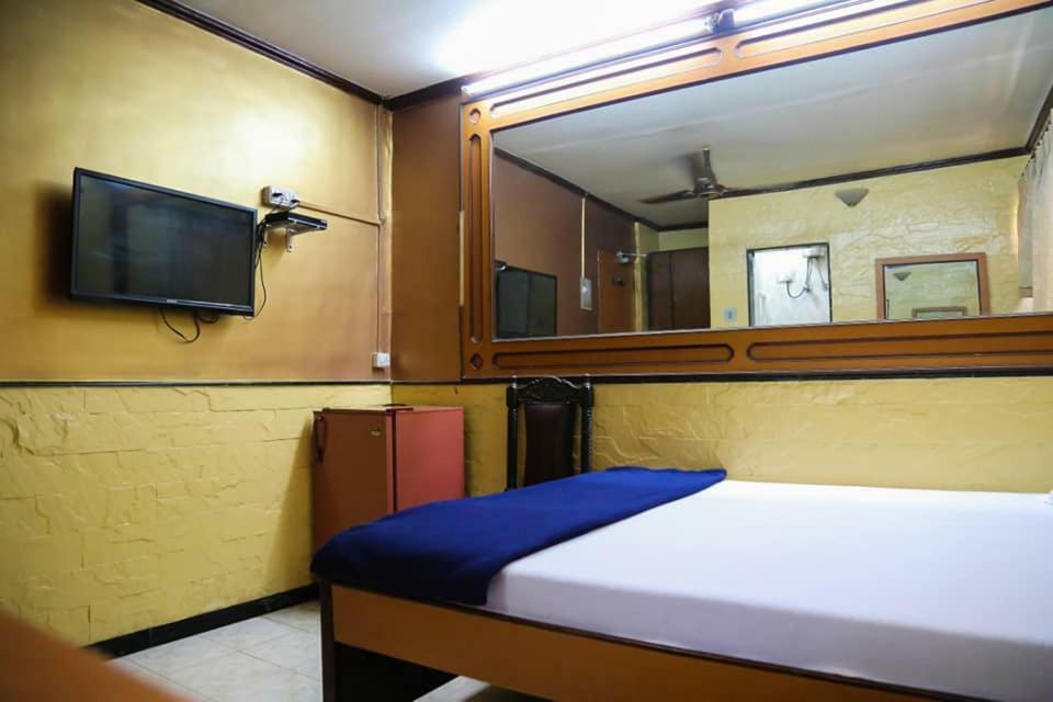 Hotel Happy Home Mumbai Exterior photo