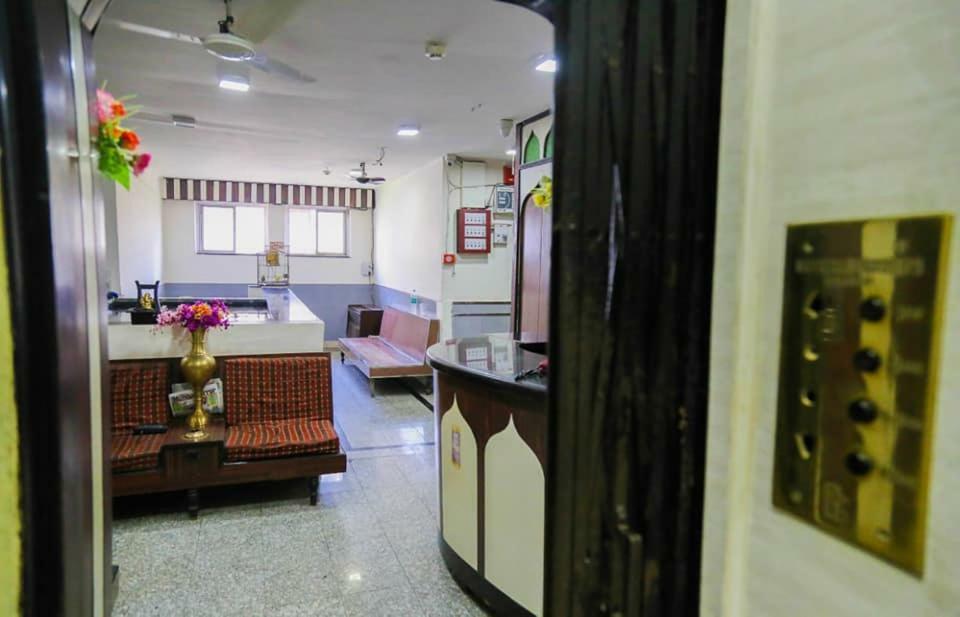 Hotel Happy Home Mumbai Exterior photo