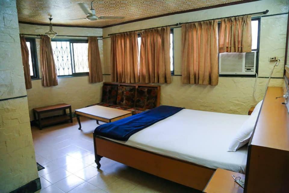 Hotel Happy Home Mumbai Exterior photo