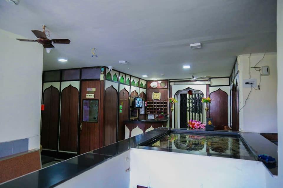 Hotel Happy Home Mumbai Exterior photo