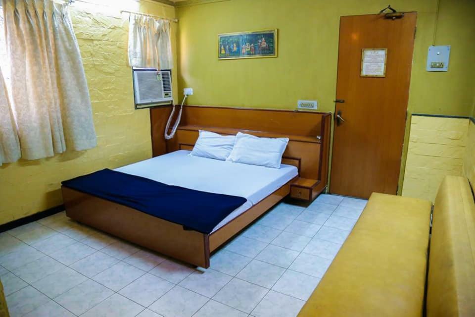 Hotel Happy Home Mumbai Exterior photo