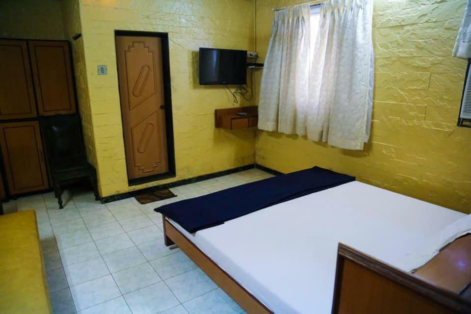 Hotel Happy Home Mumbai Exterior photo
