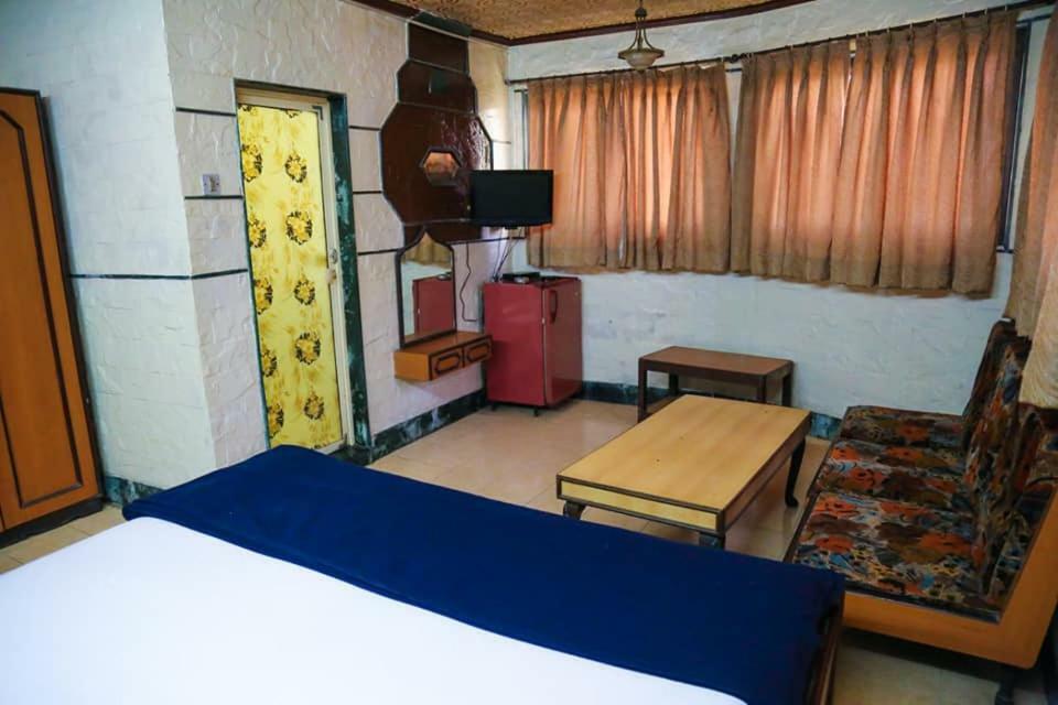 Hotel Happy Home Mumbai Exterior photo